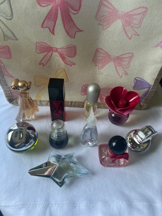 Cute.10pc Mini Perfumes. - Picture 8 of 12